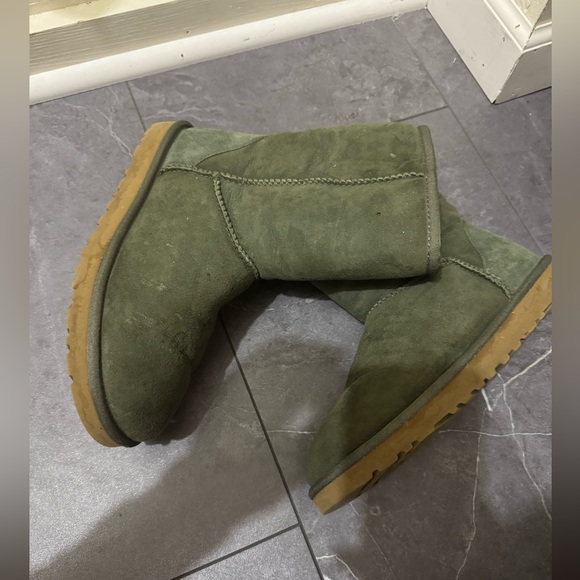 Uggs Short Classic Green - Picture 2 of 2